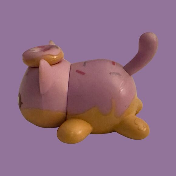Aphmau Meemeows Surprise Series Donut Cat Vinyl Mystery Figure A10 - Picture 3 of 7